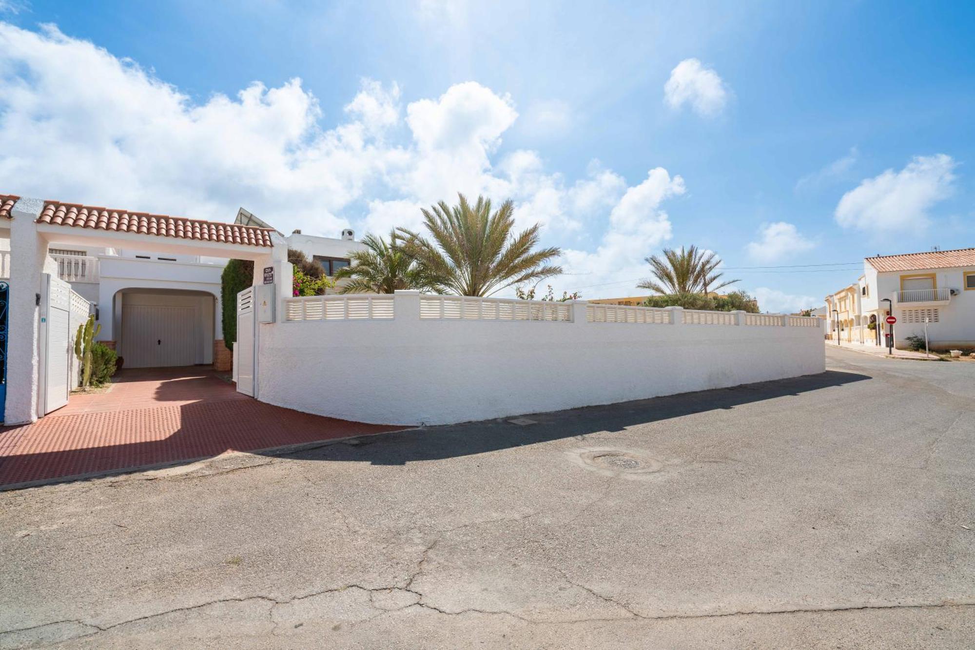 Casa En Con Barbacoa Y Jardin, Cerca De La Playa