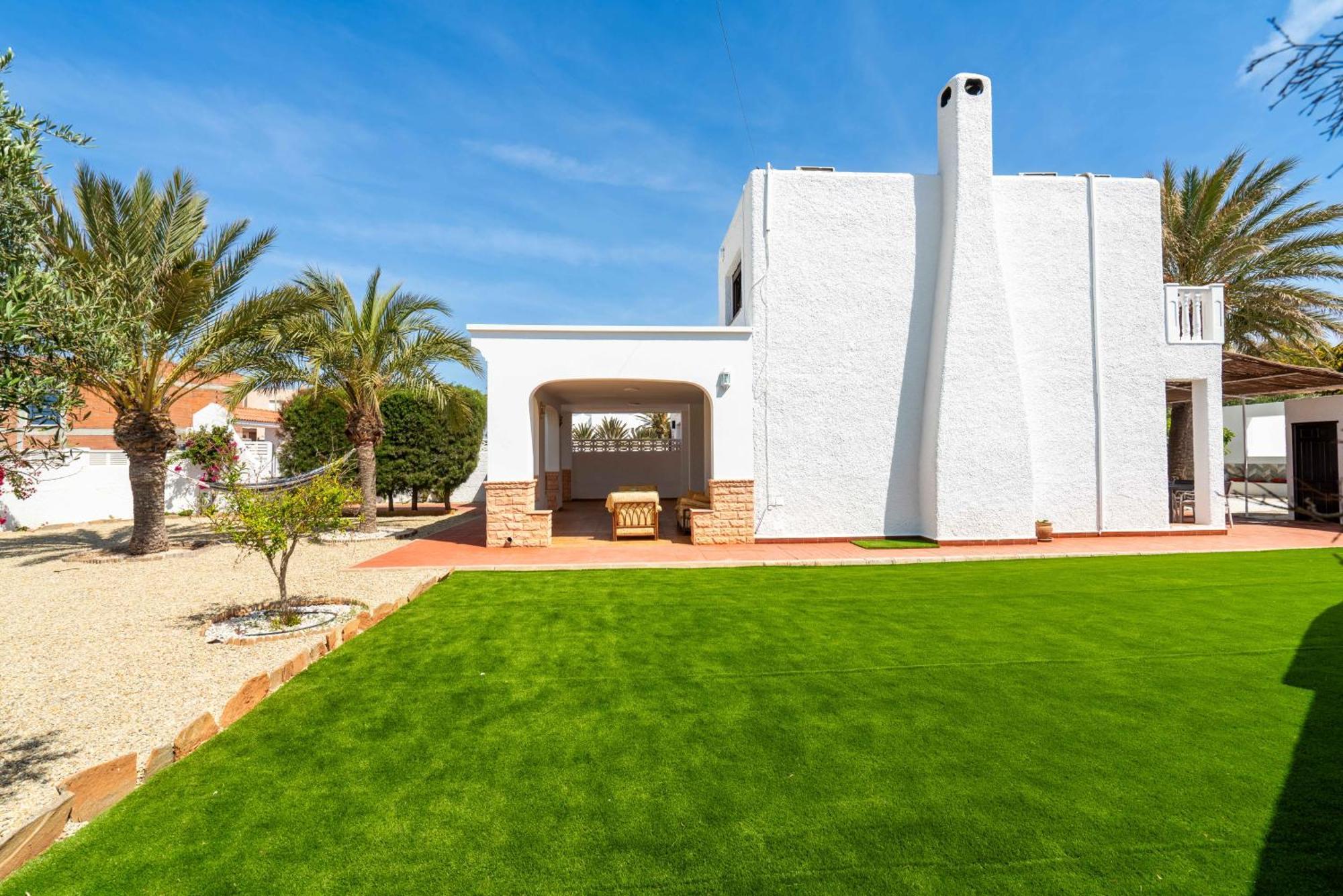 Casa En Con Barbacoa Y Jardin, Cerca De La Playa