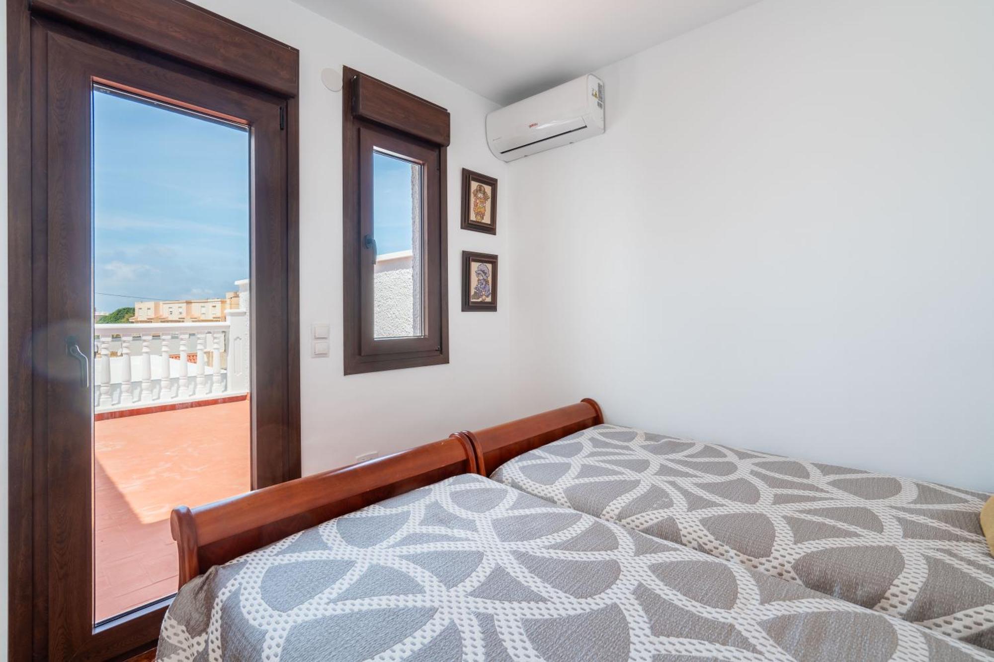 Casa En Con Barbacoa Y Jardin, Cerca De La Playa