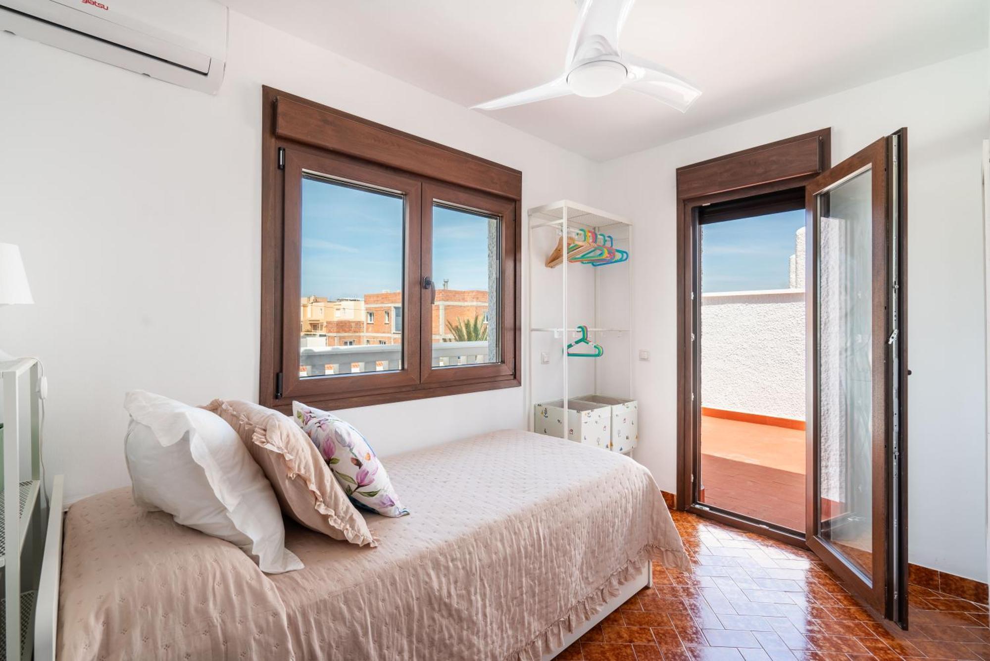 Casa En Con Barbacoa Y Jardin, Cerca De La Playa Сasa de vacaciones